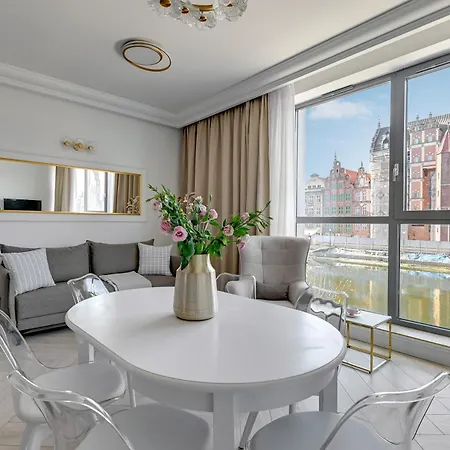 Old Town & River View Premium By Lion Apartament *