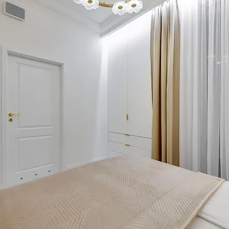 Old Town & River View Premium By Lion Appartement