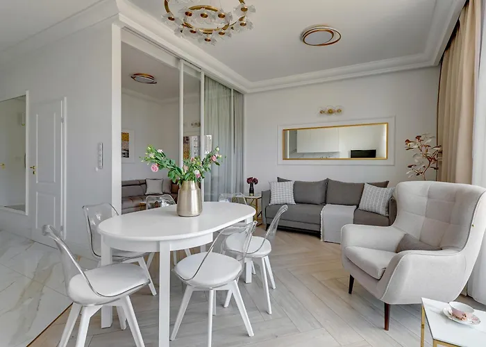 Old Town & River View Premium By Lion *