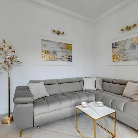 Old Town & River View Premium By Lion